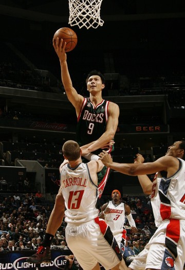 体育直播-朱利安·里斯首秀即犯满 近20赛季第5个菜鸟 “比肩”易建联&amp;埃迪