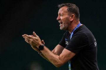 全球赛程-卡洛斯神奇换人导演逆转 深足豪华阵容仍有待捏合